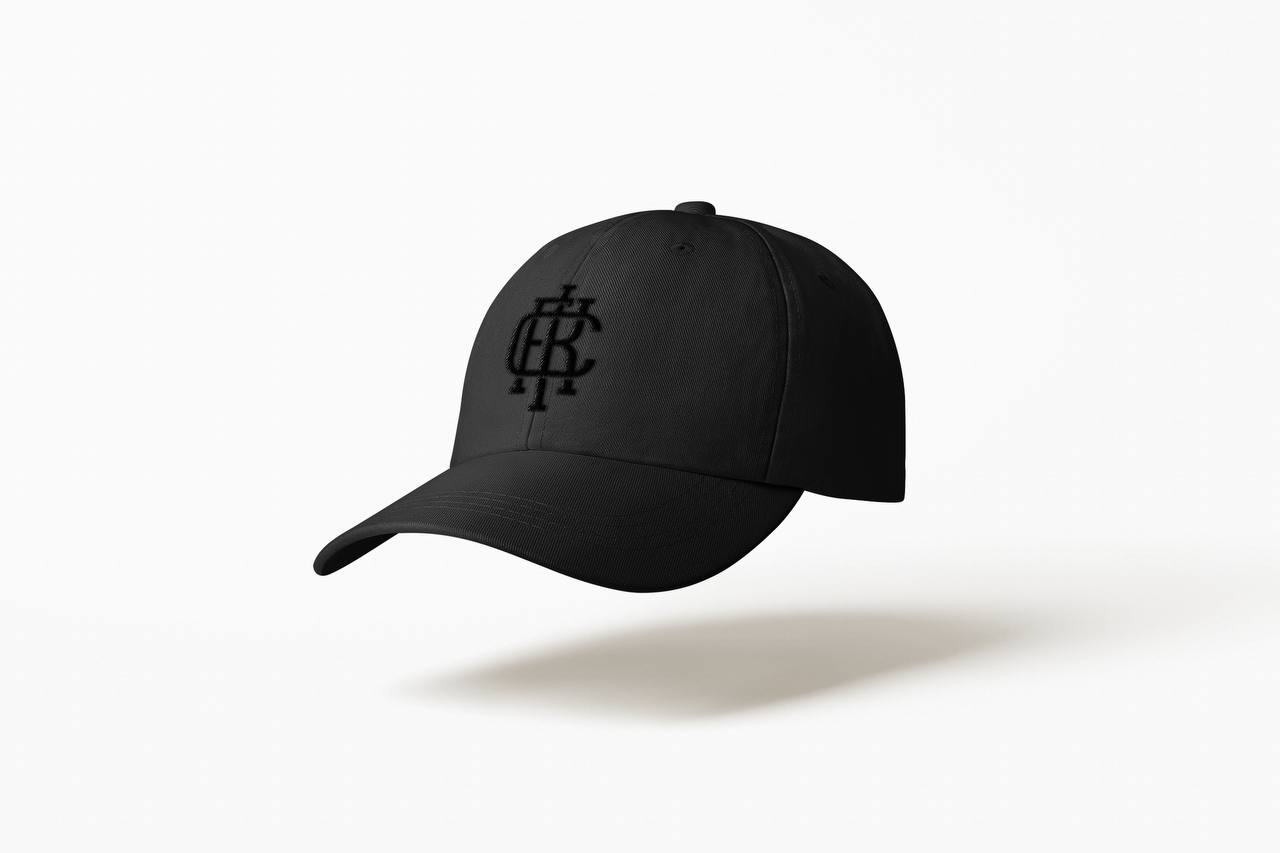 Кепка з чорною вишивкою FCKK